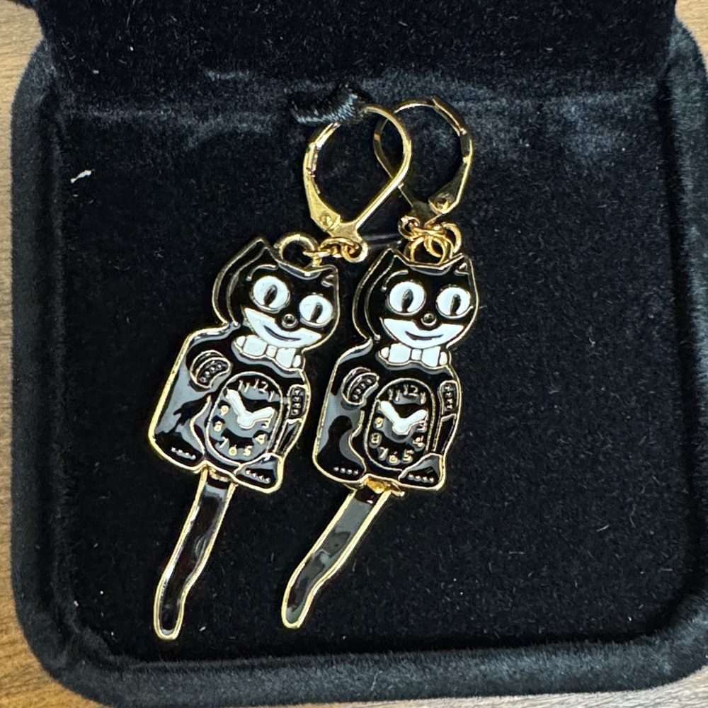 Felix the Cat Clock Earrings with Moving Tale NWOT